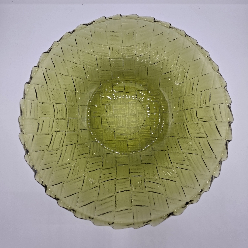Indiana Glass Chip Bowl Avocado Green Textured Basket Weave Vintage Antique 9"